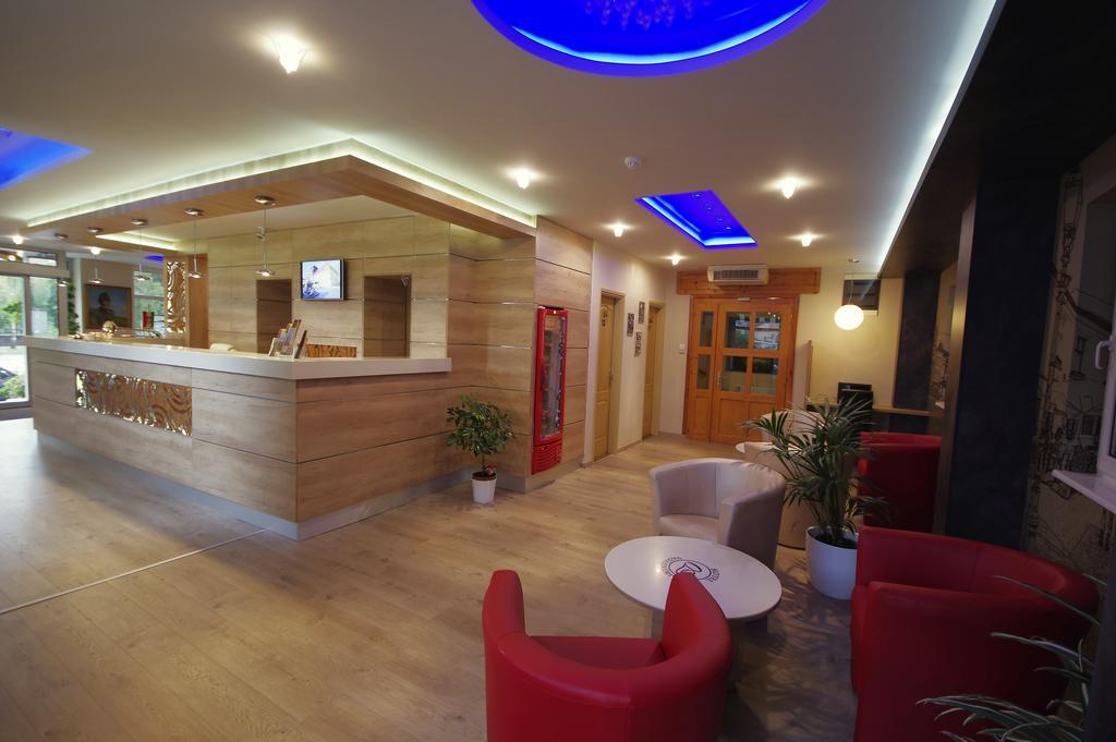 Hotel Vadaszkuert Superior Szekesfehervar Bagian luar foto